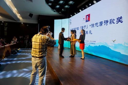 頒獎(jiǎng)禮儀服務(wù)彰顯文明，志愿服務(wù)助力徐志摩詩(shī)歌節(jié)服裝服飾批發(fā)